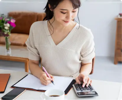 資格を勉強している女性